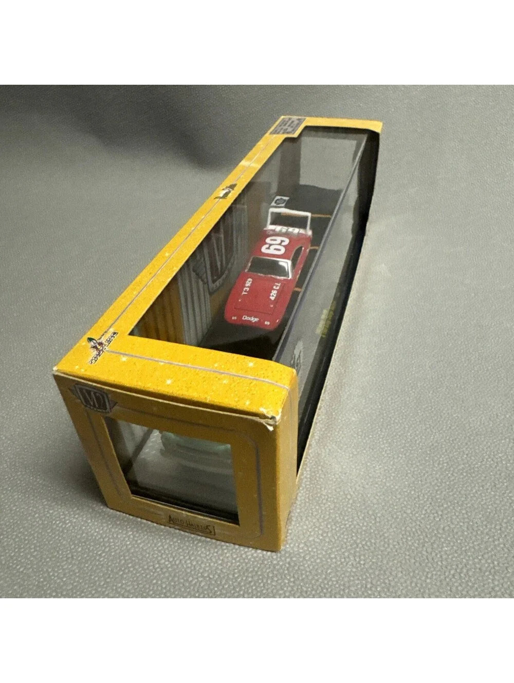 1:64 M2 Machines Auto-Haulers 1957 Dodge 700 COE & 1969 Dodge Charger Daytona
